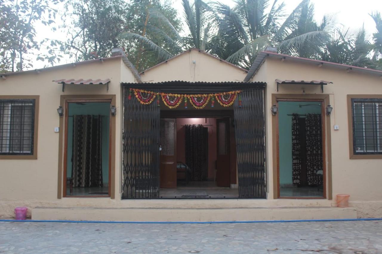 מלון פונה Nisarg Shrushti Farmhouse מראה חיצוני תמונה